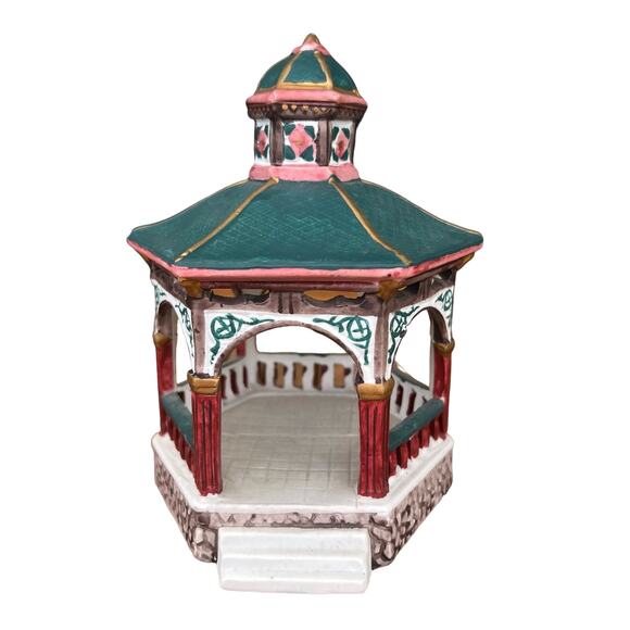 Department 56 Other - Lemax Village Collection Dickensvale Porcelain Gazebo 1993 #33096
